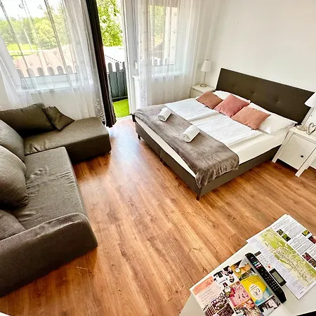Szent Orban Panzio - Kutyabarat 4*