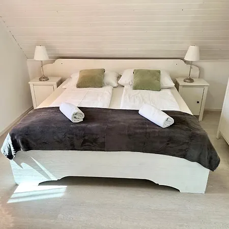 Gasthuis Szent Orban Panzio - Kutyabarat